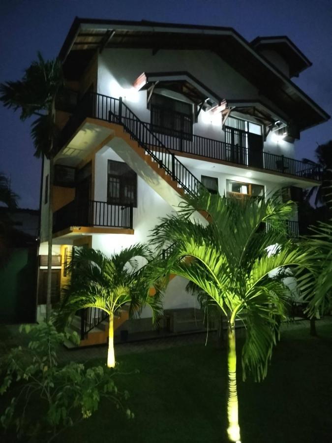 Lioni Holidays Villa Negombo Exterior foto