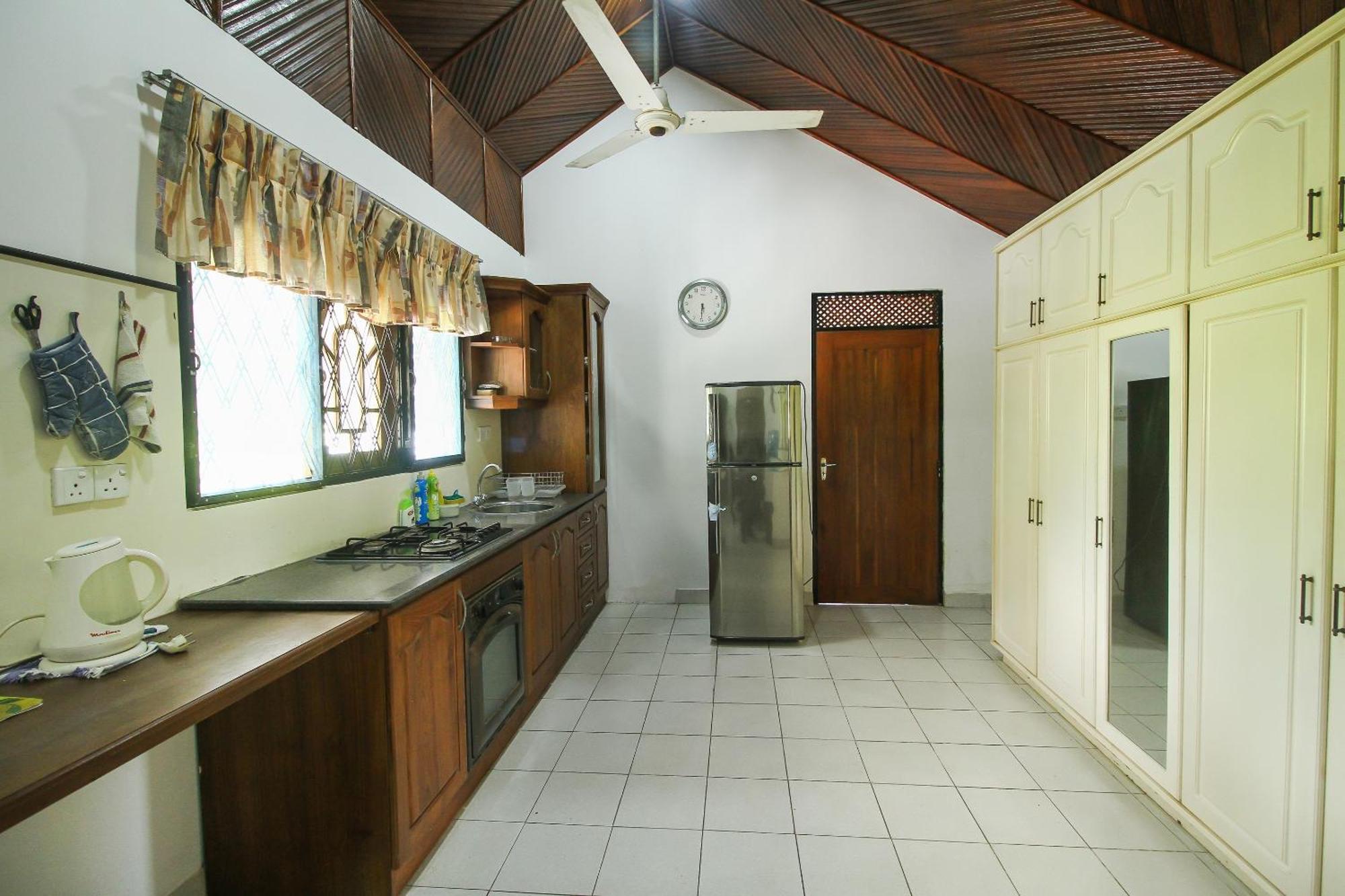 Lioni Holidays Villa Negombo Zimmer foto